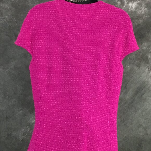 BEAUTIFUL St John knit pink jacket skirt suit size 6 - Picture 9 of 11